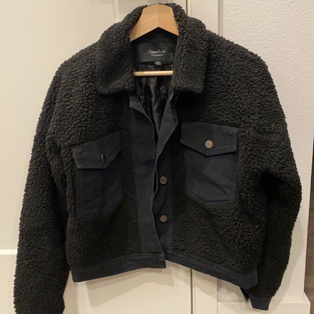 Adorable sherpa fleece jacket with denim details